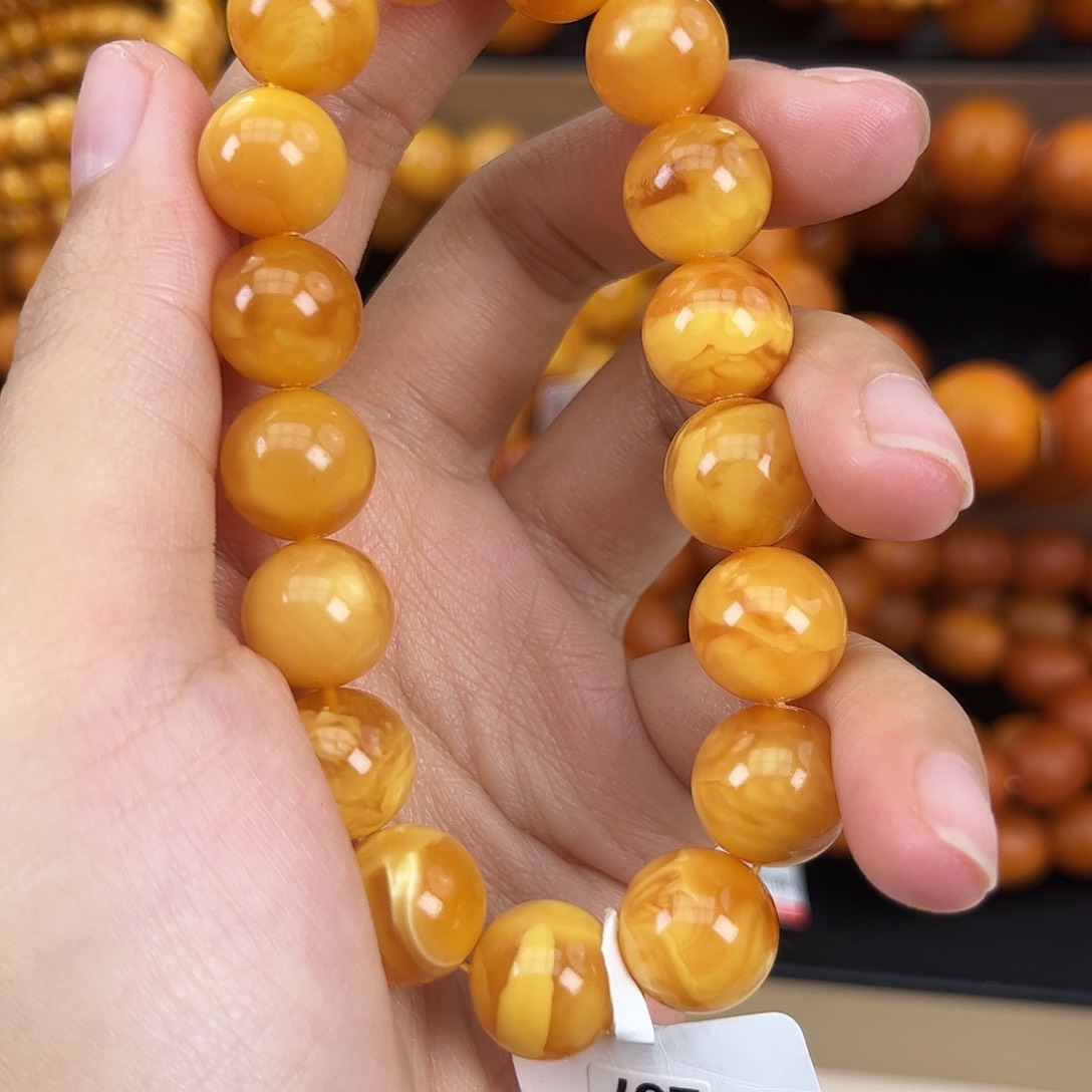 琥珀颈饰未镶嵌蜜蜡