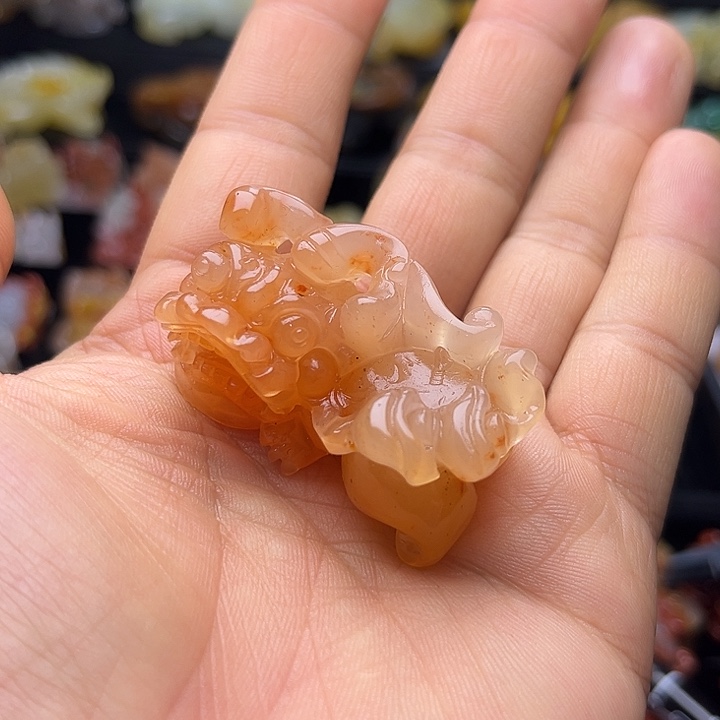 石英质玉（黄龙玉）颈饰未镶嵌