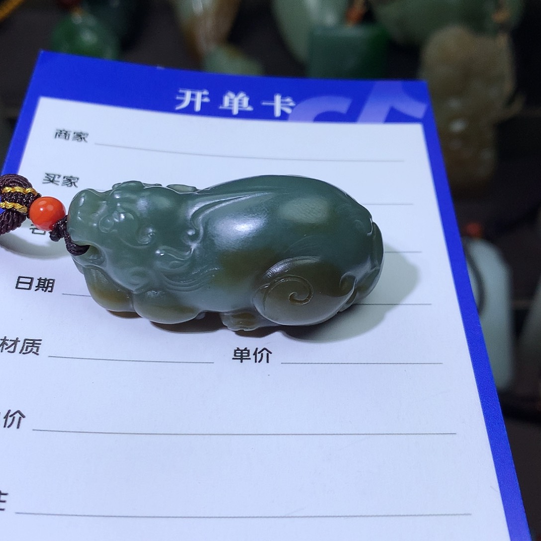 和田玉颈饰未镶嵌烟**凉