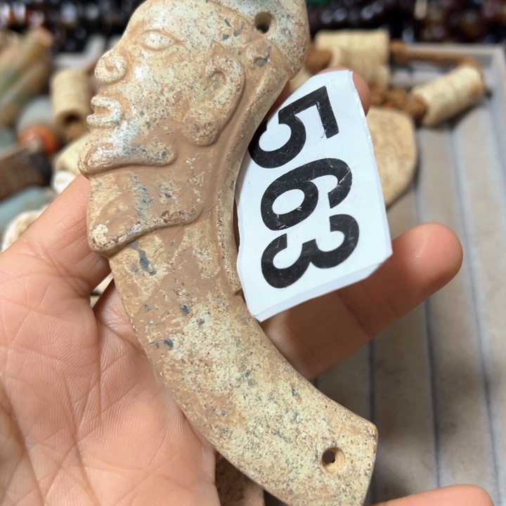 和田玉（糖玉）颈饰未镶嵌