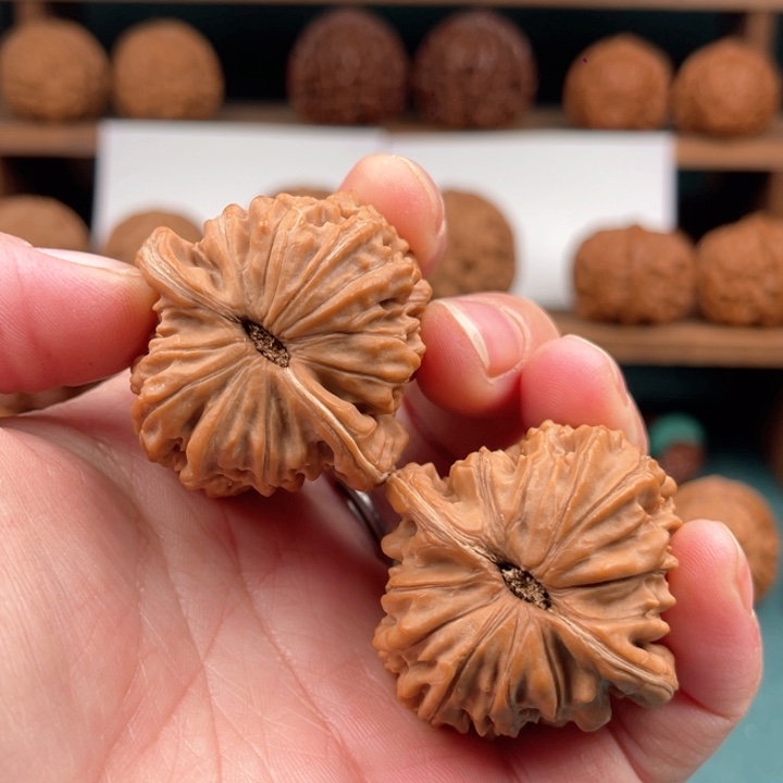 文玩核桃把件39/40平谷四座楼