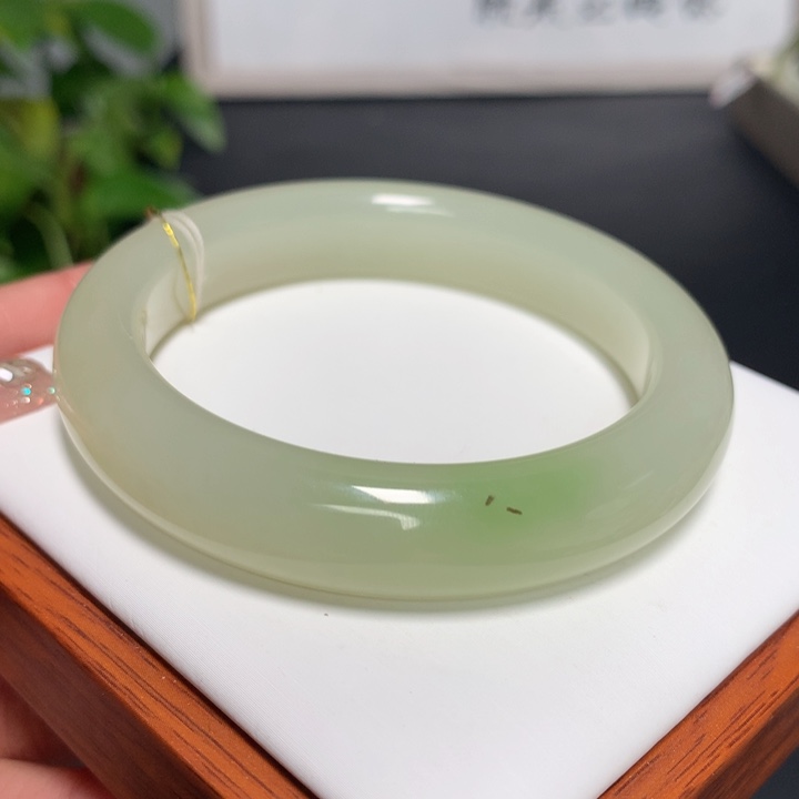 和田玉手镯未镶嵌56