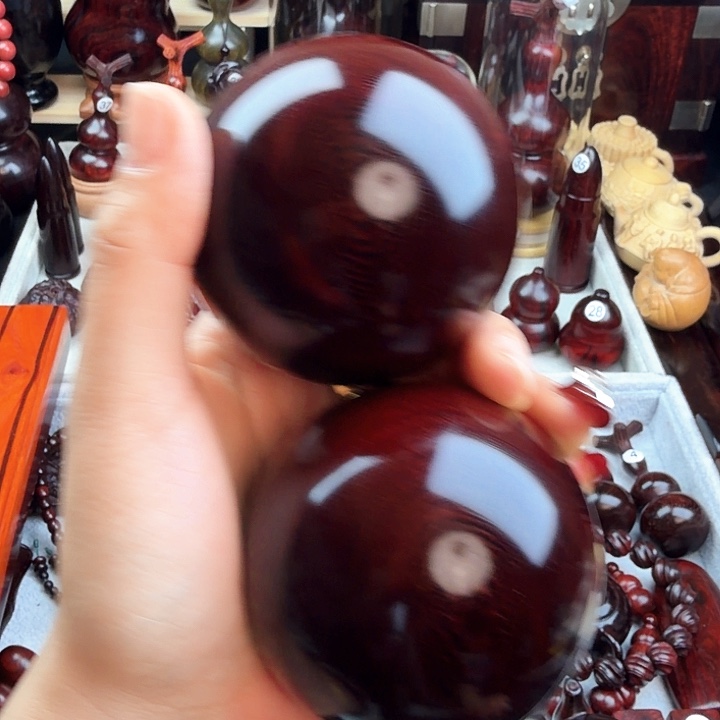 §****木科檀木7.0球一对干纹