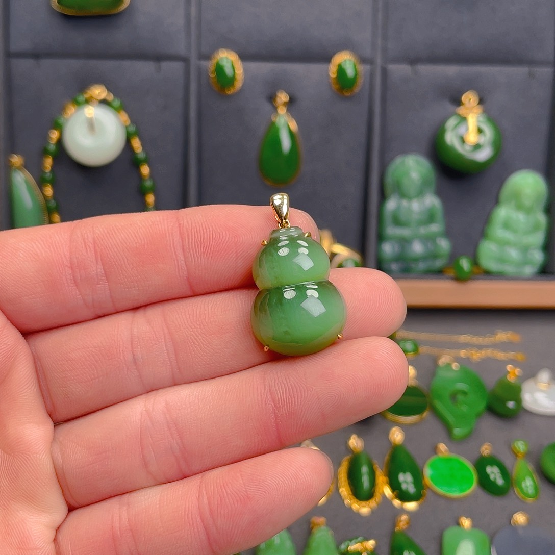 和田玉（碧玉）18K金镶嵌吊坠(不含链)