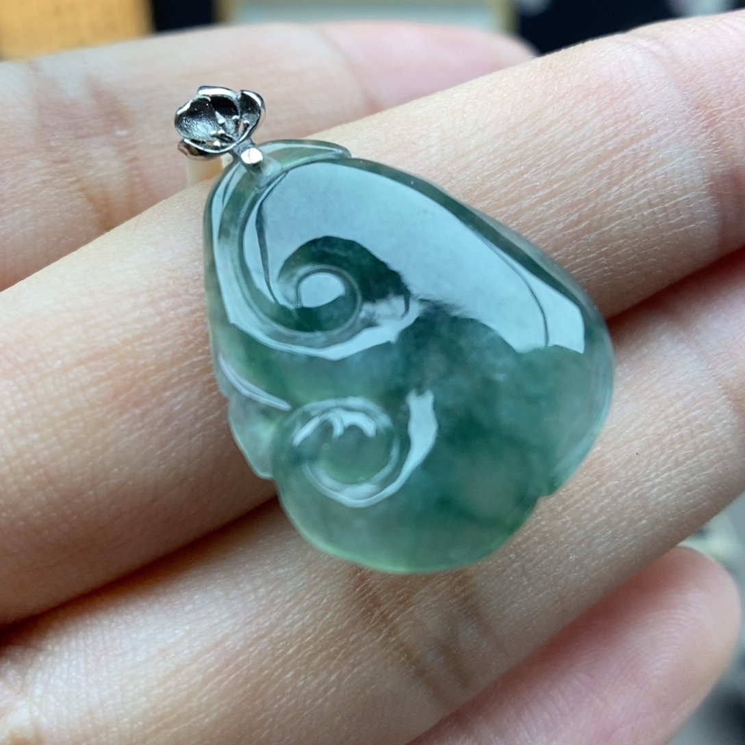 翡翠18K金镶嵌颈饰吊坠8