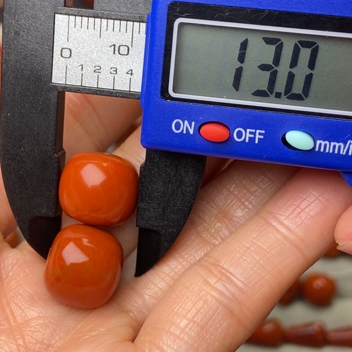 南红玛瑙配饰未镶嵌静*有瑕疵