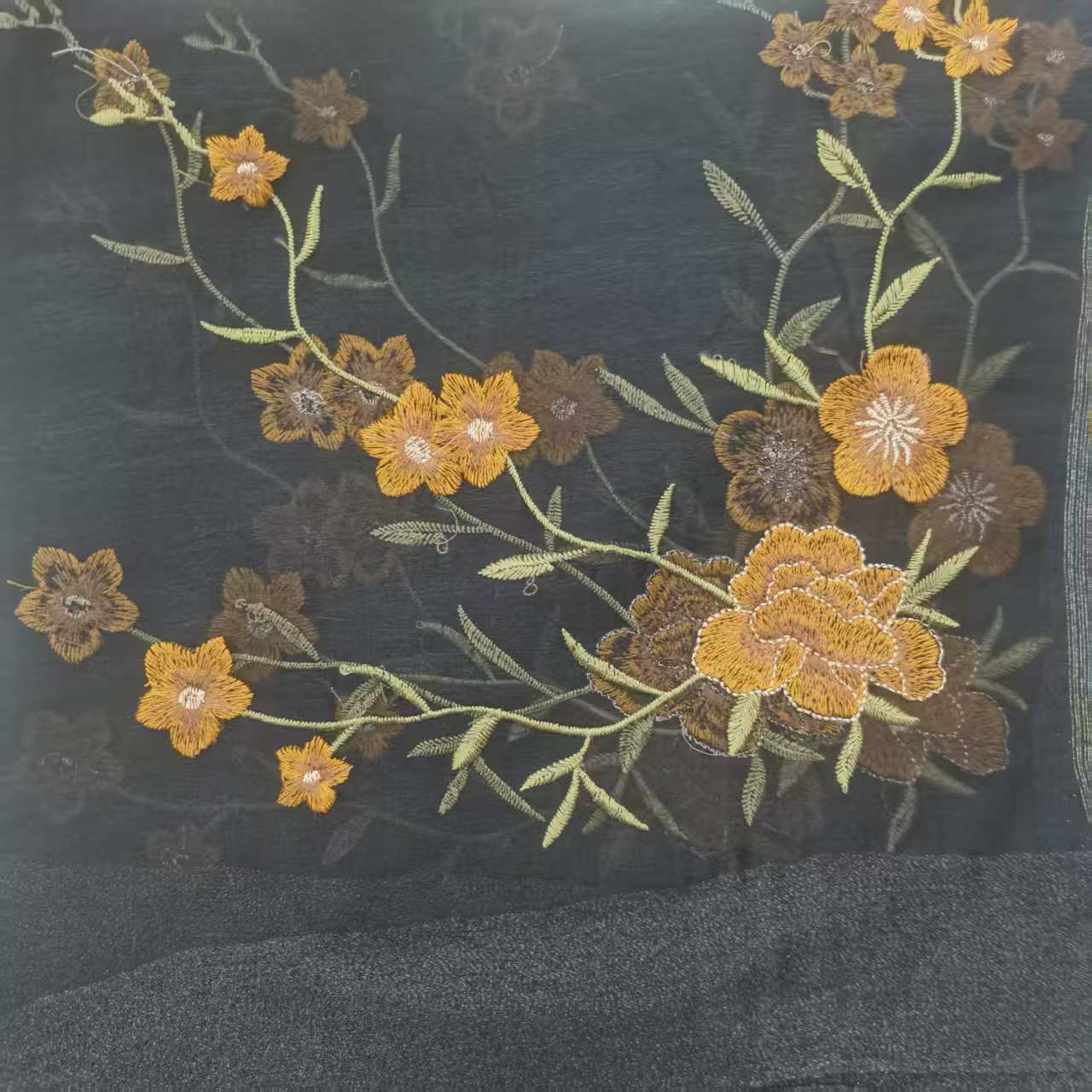 瑕疵五叶花瓣黑色全部丝毛刺绣破洞抽丝没包装布料
