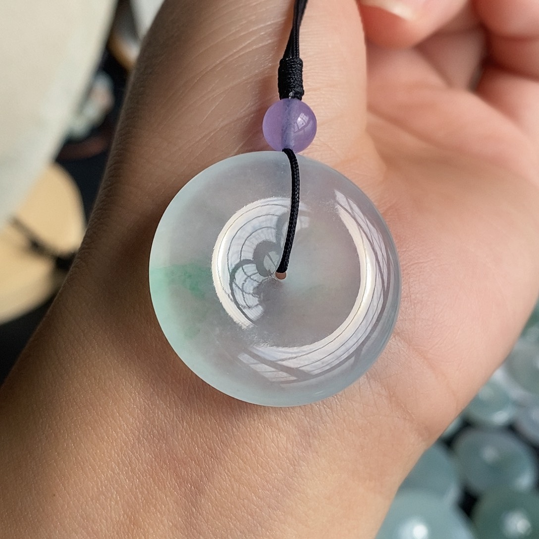 翡翠颈饰未镶嵌翡翠首饰