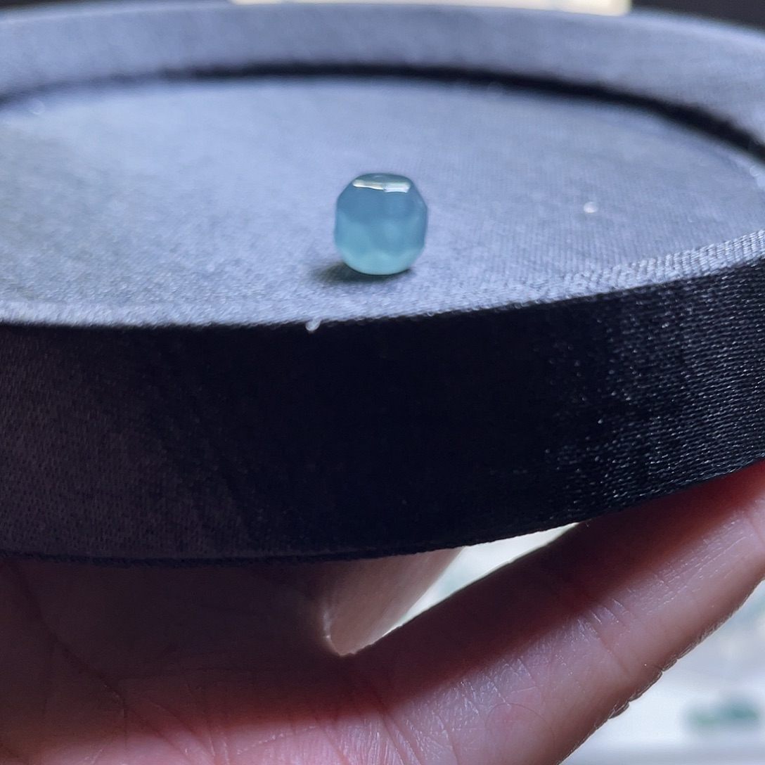 也***～翡翠散珠天然A货翡翠卡8.9无相一颗