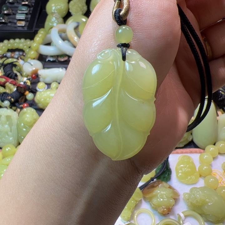 和田玉（黄玉）颈饰未镶嵌