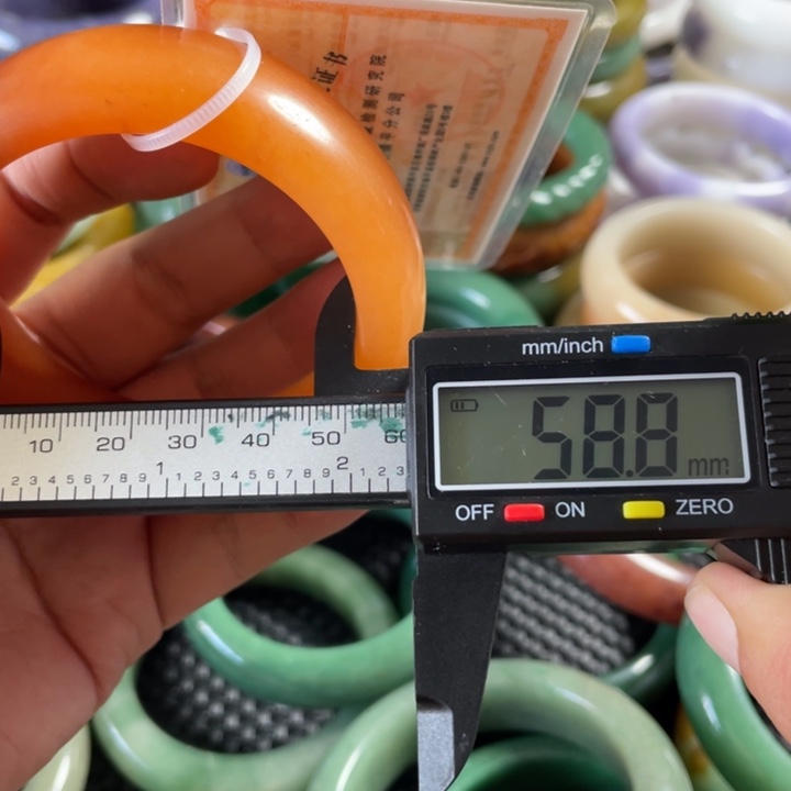 石英岩玉手镯未镶嵌