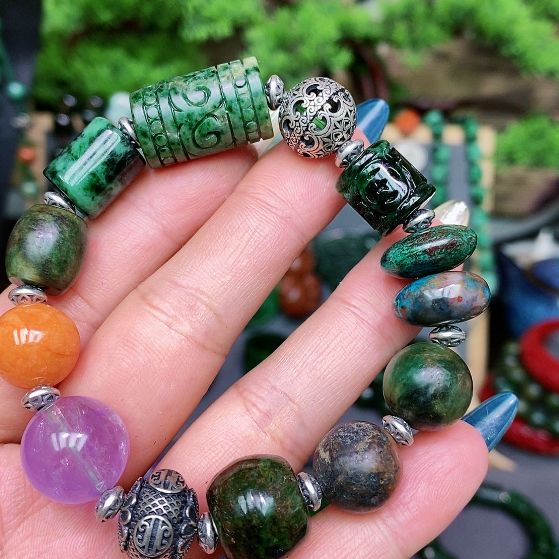 翡翠手链未镶嵌漂亮美眉