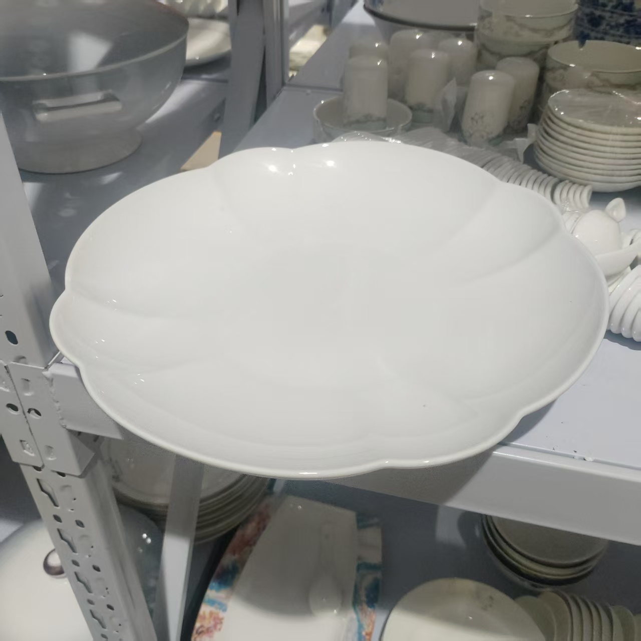 景德镇餐具【微瑕尾货】白瓷花瓣12寸水果沙拉盘1个装