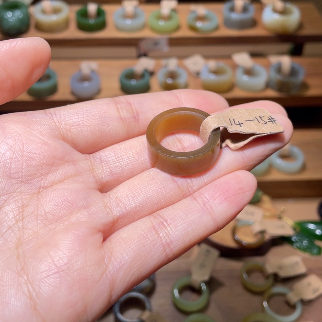 和田玉戒指未镶嵌玛*儿扩圈17.2