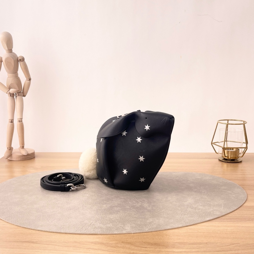 95新 LOEWE/罗意威 兔子包/单肩包/3858