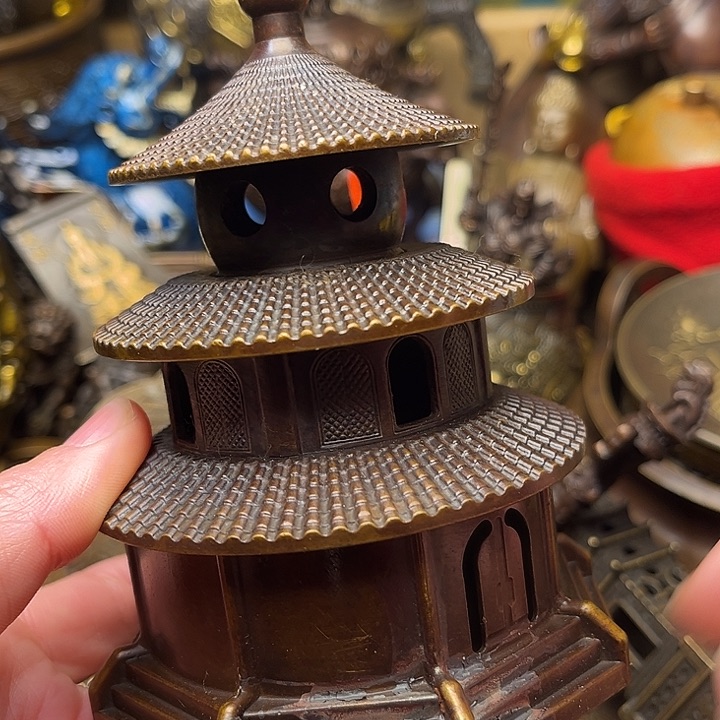 精美铜器批发档口