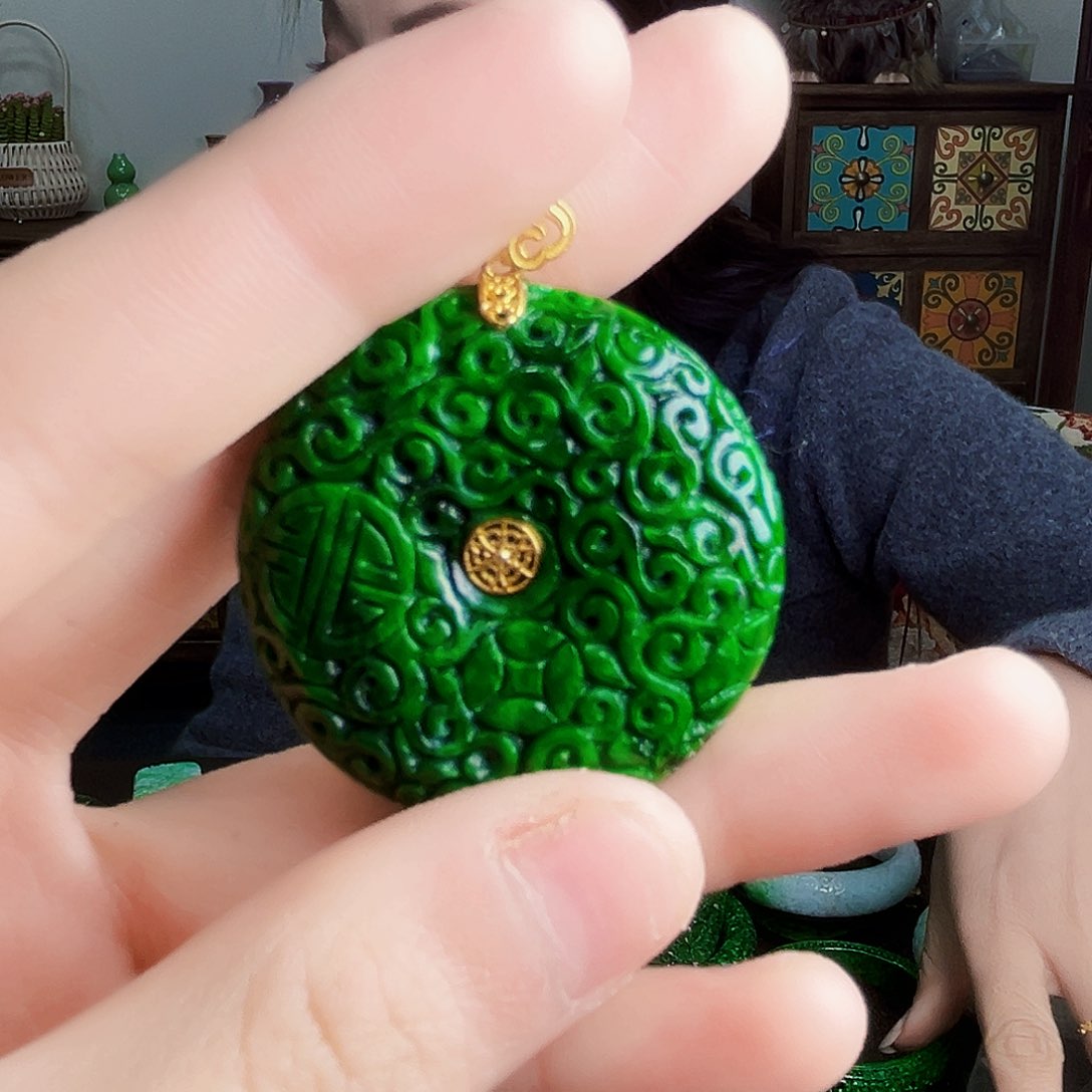 颈饰18K金镶嵌翡翠