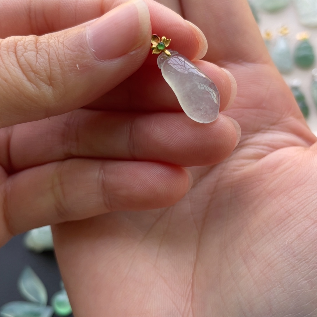 翡翠未镶嵌颈饰金扣小福瓜