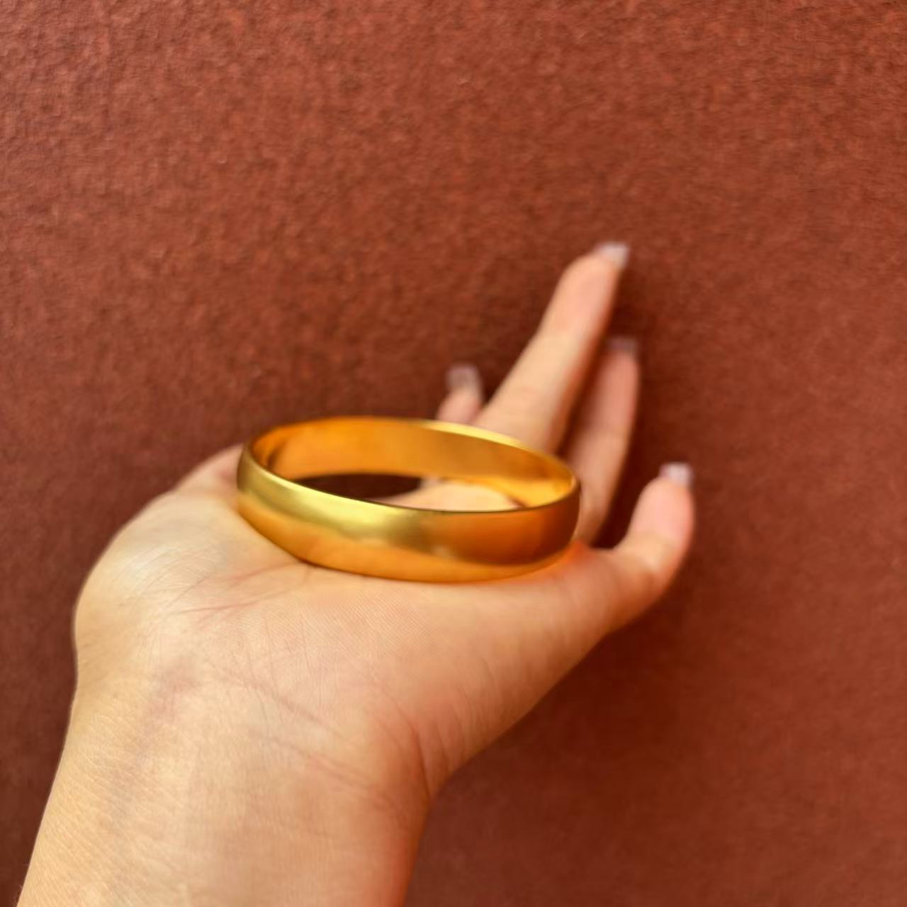 88-宽版素圈手镯