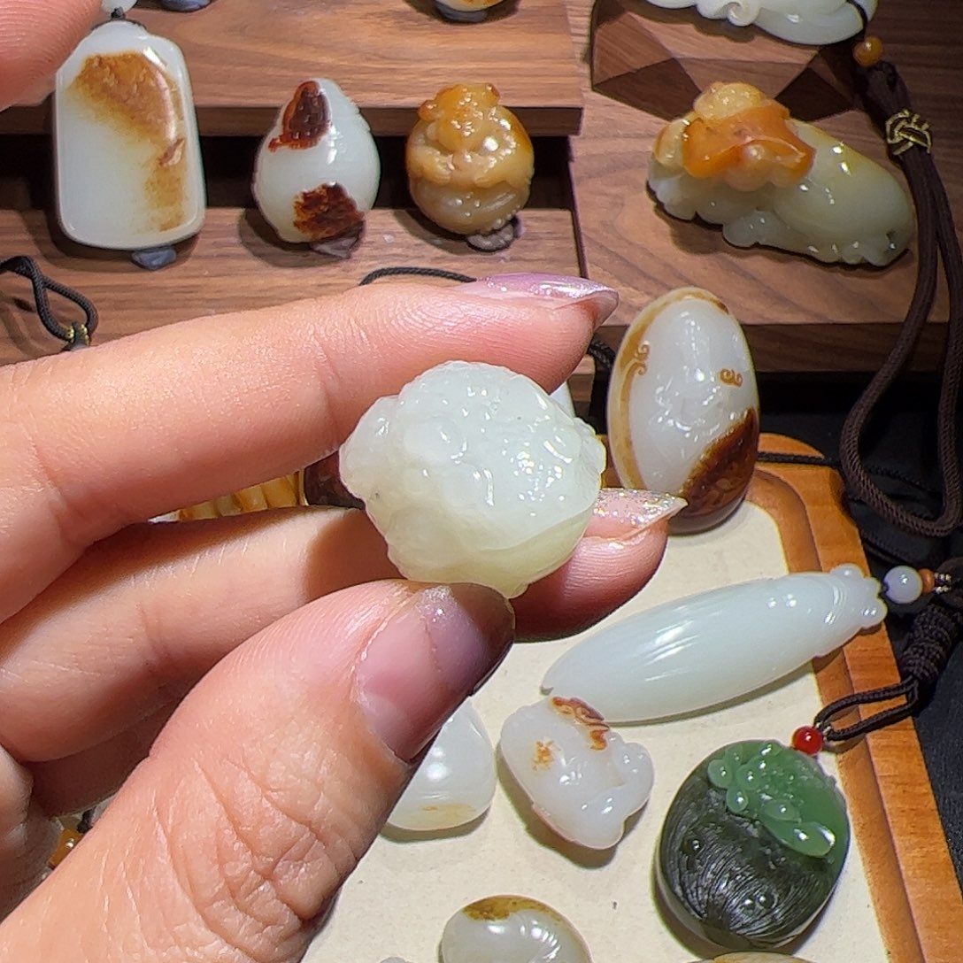 颈饰未镶嵌和田玉