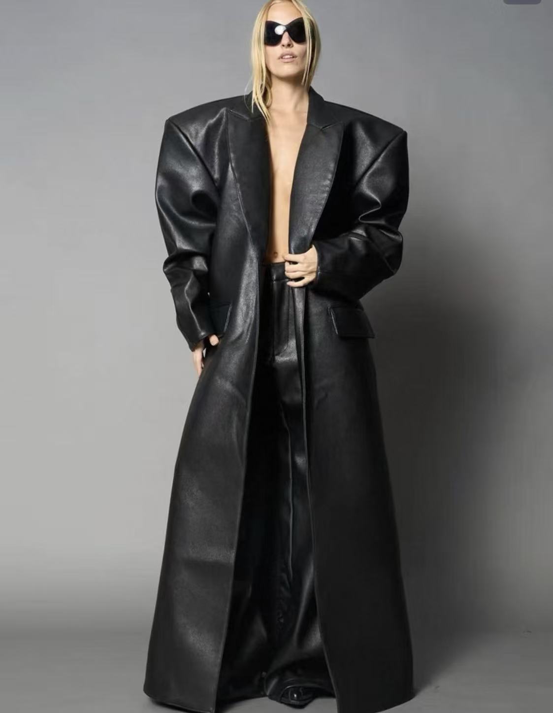 A755 气质时尚休闲百搭女士翻领设计师秋冬网红黑色毛呢外套