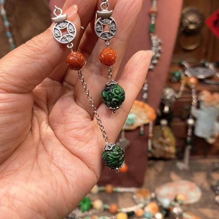 翡翠吊坠(赠链)未镶嵌