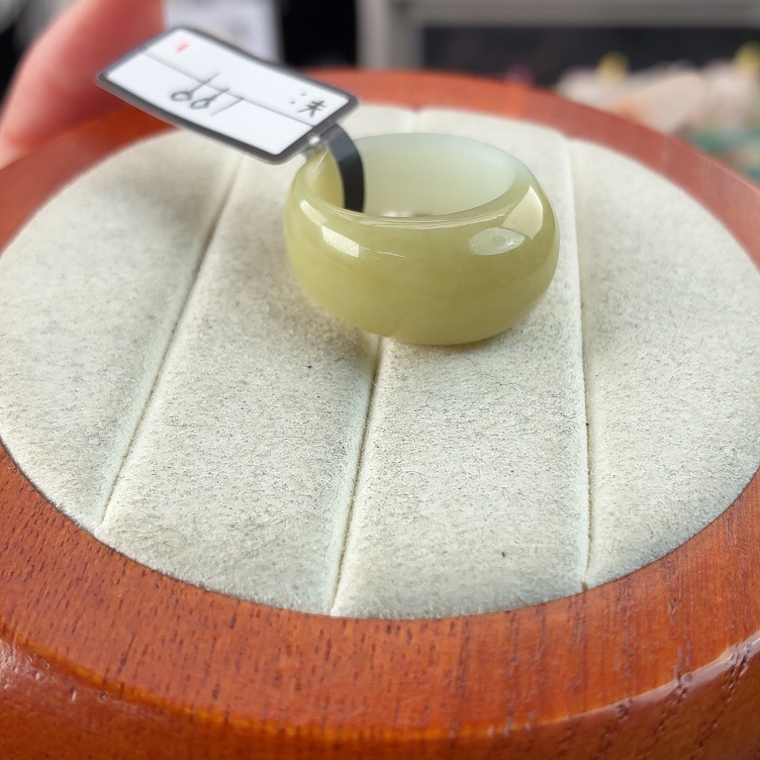 和田玉未镶嵌戒指r24糖绿馒头17.3