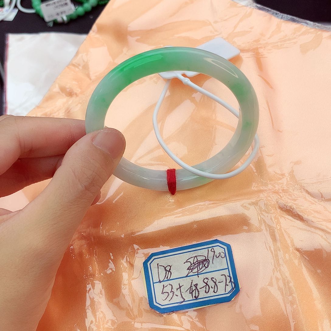 翡翠未镶嵌手镯翡翠
