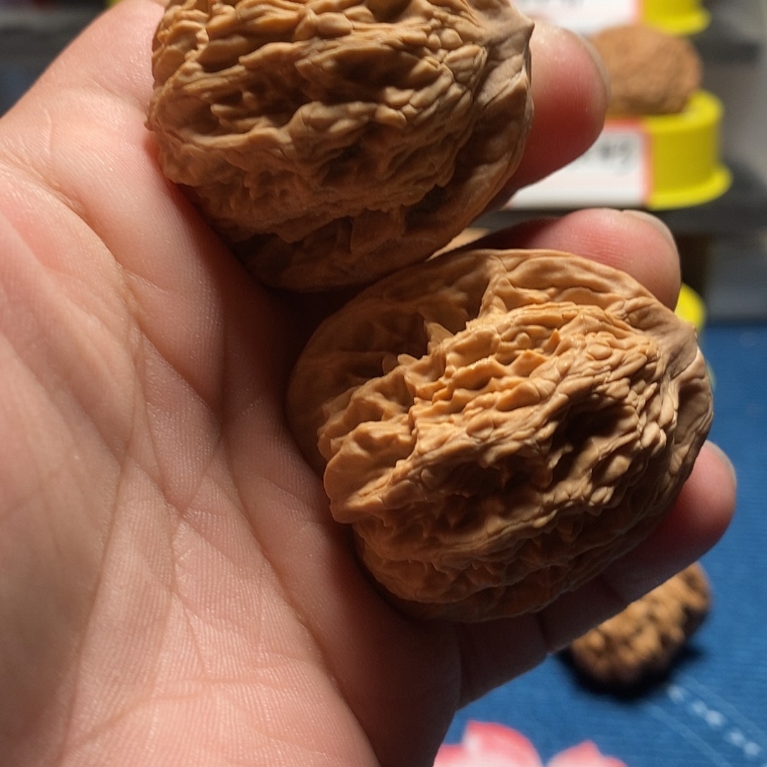 文玩核桃吊坠普通麦穗虎头