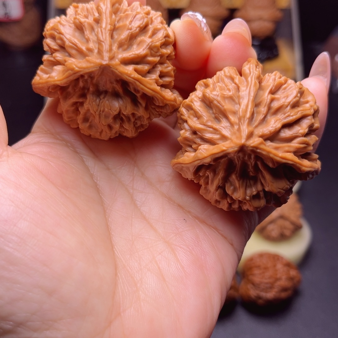 文玩核桃吊坠全品巨重帝王大奔