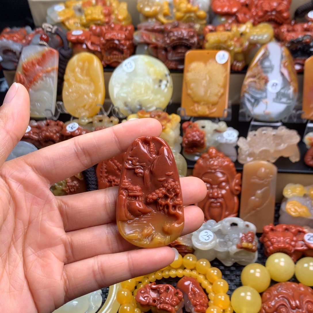 石英质玉（黄龙玉）挂件未镶嵌