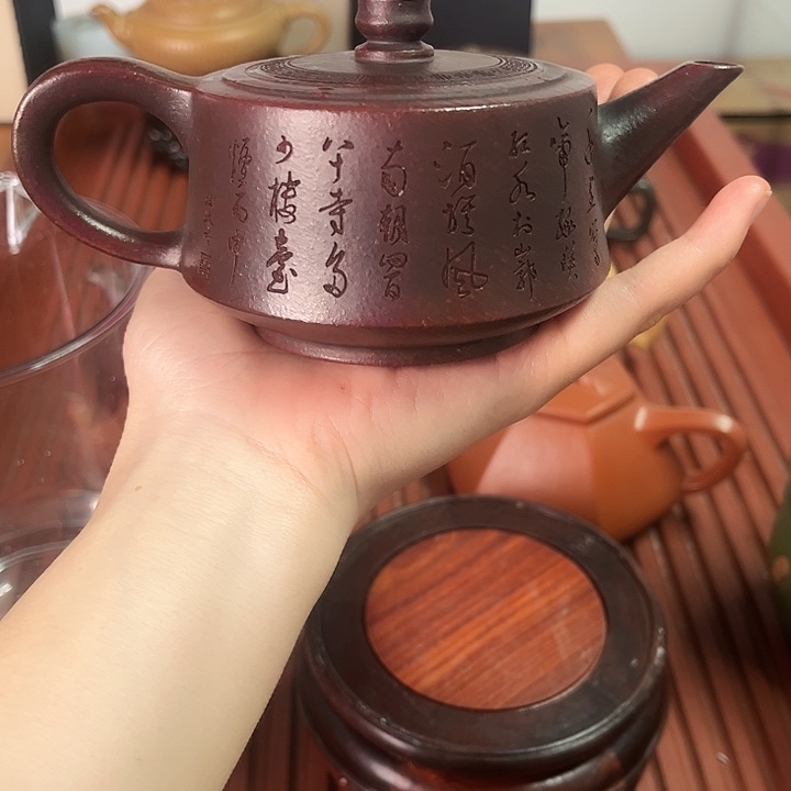 紫砂茶宠铁血红纱紫砂壶