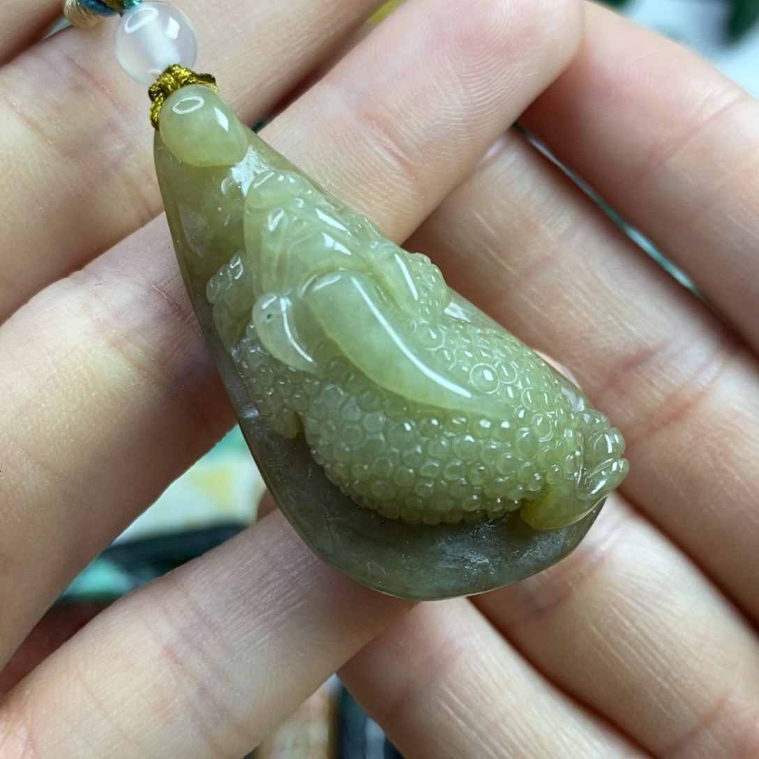 翡翠颈饰未镶嵌吊坠