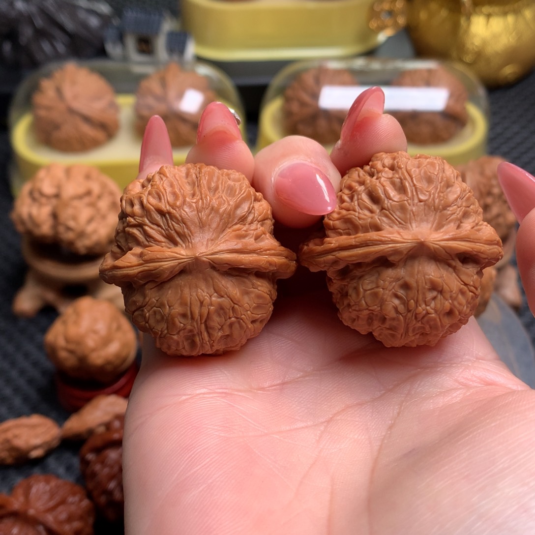 文玩核桃把件37血麒麟