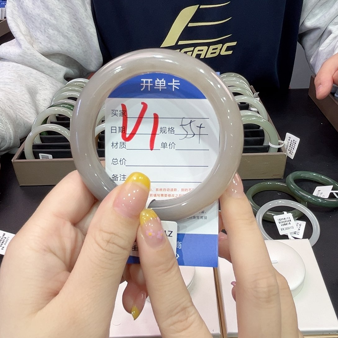 和田玉手镯未镶嵌小*