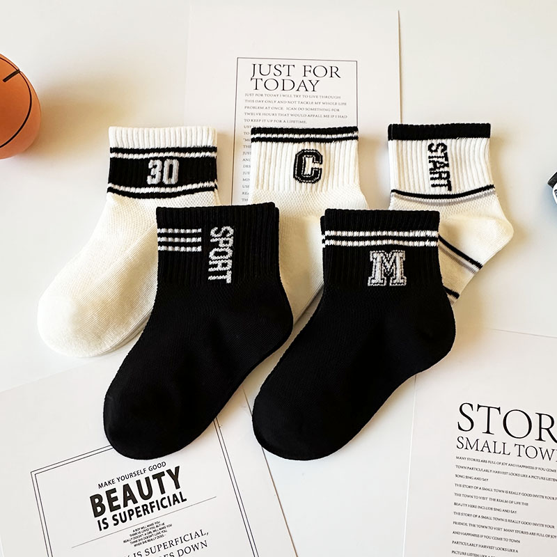 爱嘀嗒儿童袜子春夏季网眼黑白条纹字母男童学生潮袜大童宝宝棉袜