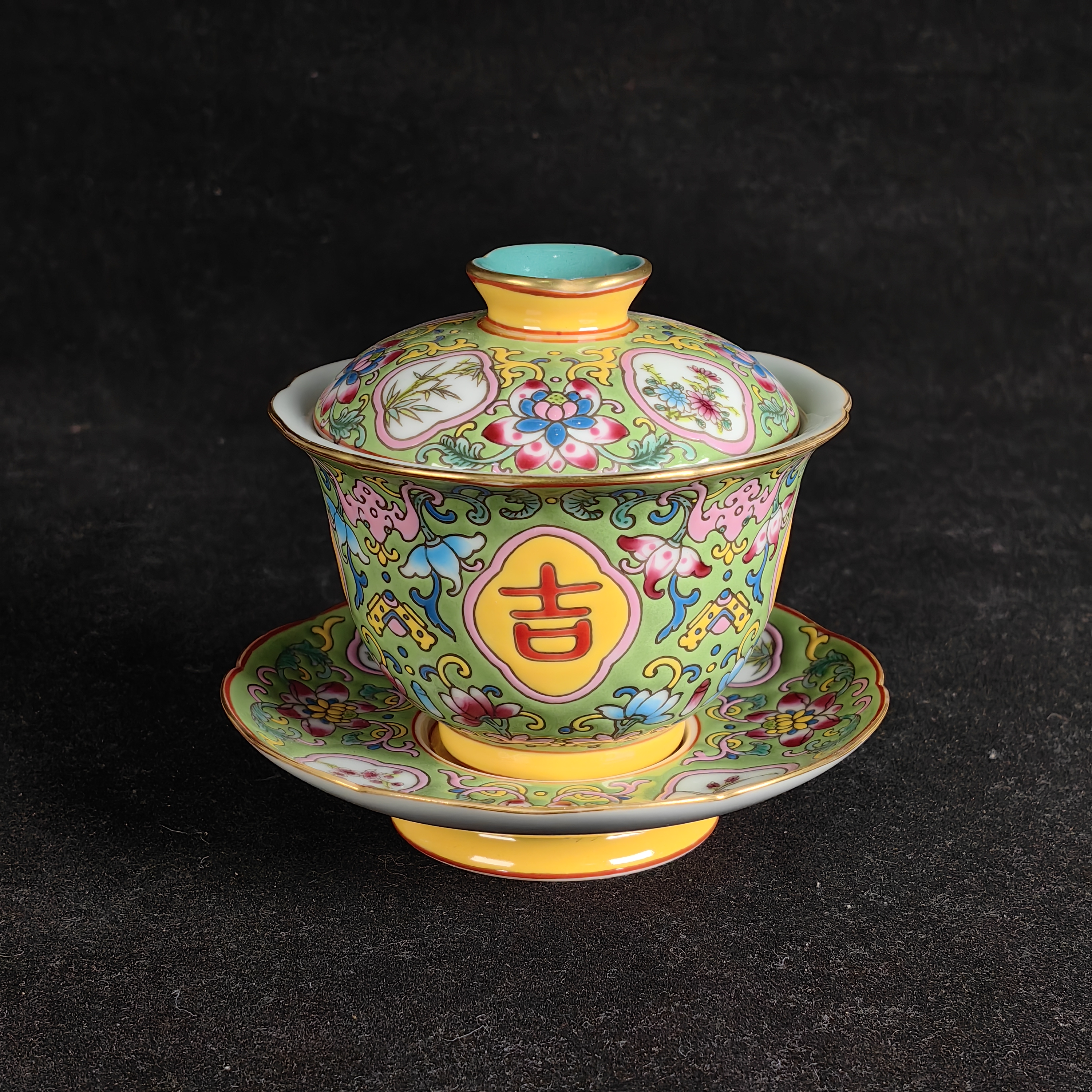 绿地粉彩缠枝开窗吉祥如意纹三才盖碗