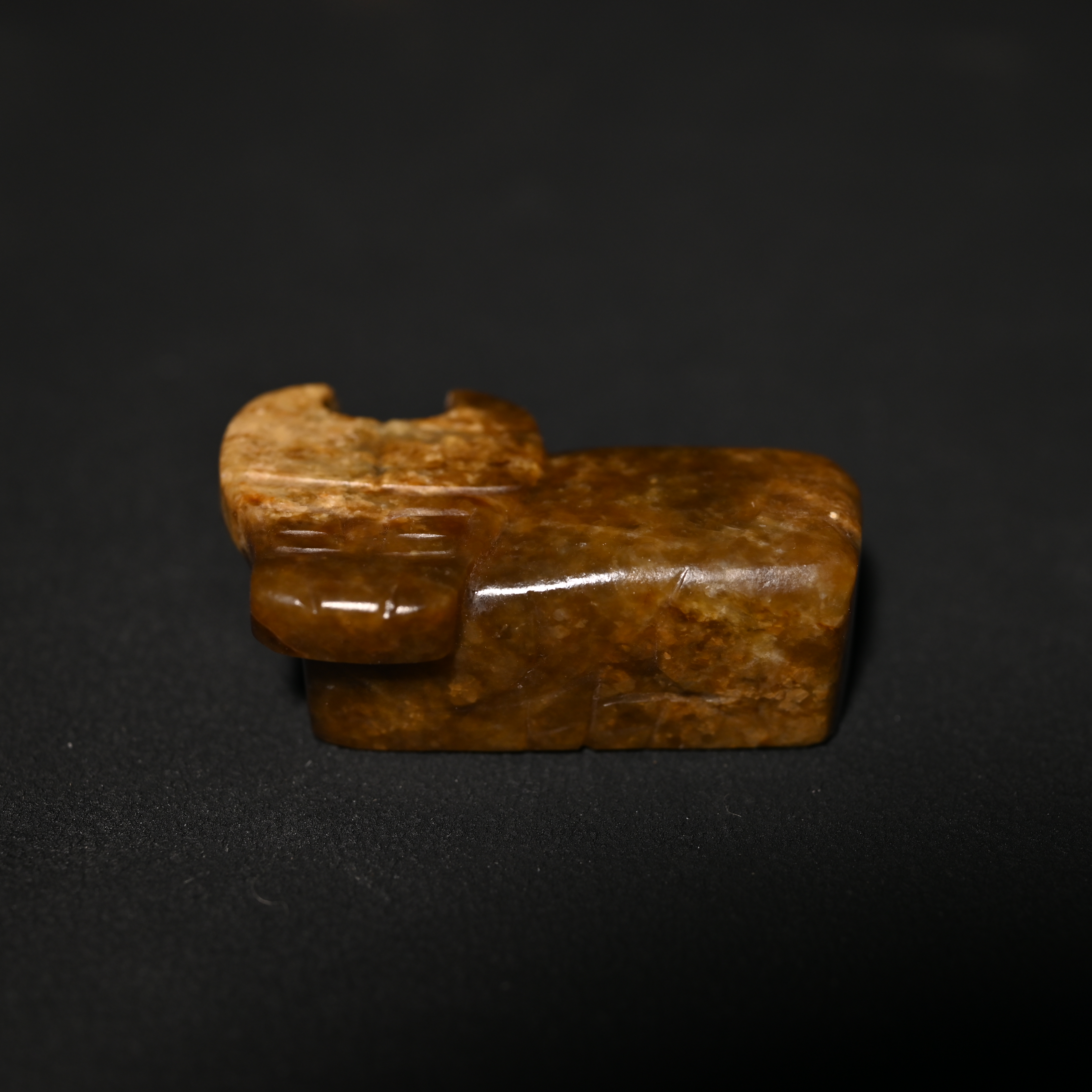 明代趴卧玉牛/HHY0547386/集萃斋