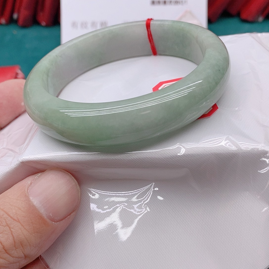 翡翠手镯未镶嵌833333333333