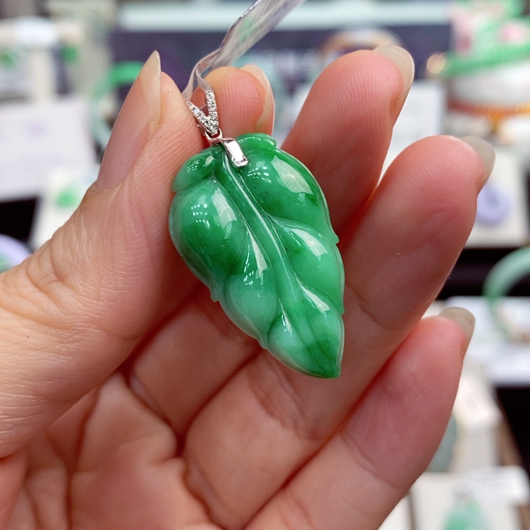 翡翠颈饰18K金镶嵌树叶