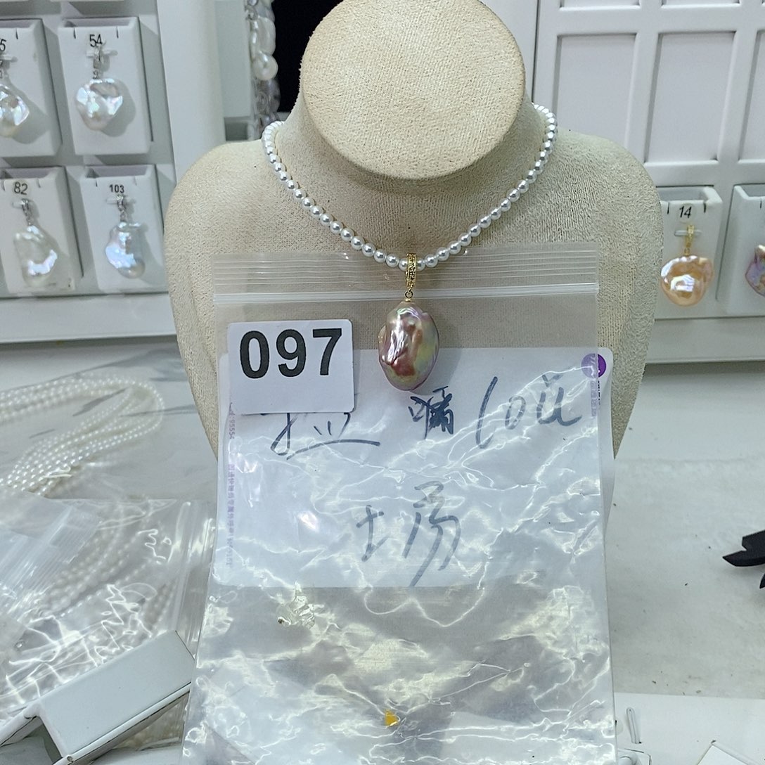 淡水珍珠颈饰合金