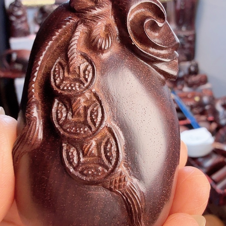 檀香紫檀（小叶紫檀）向**木