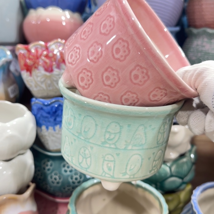 凑9块包邮，有孔，陶瓷花盆