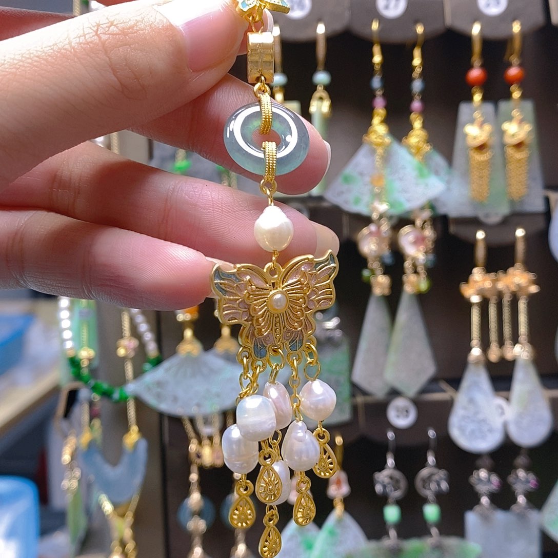 未镶嵌翡翠耳饰翡翠