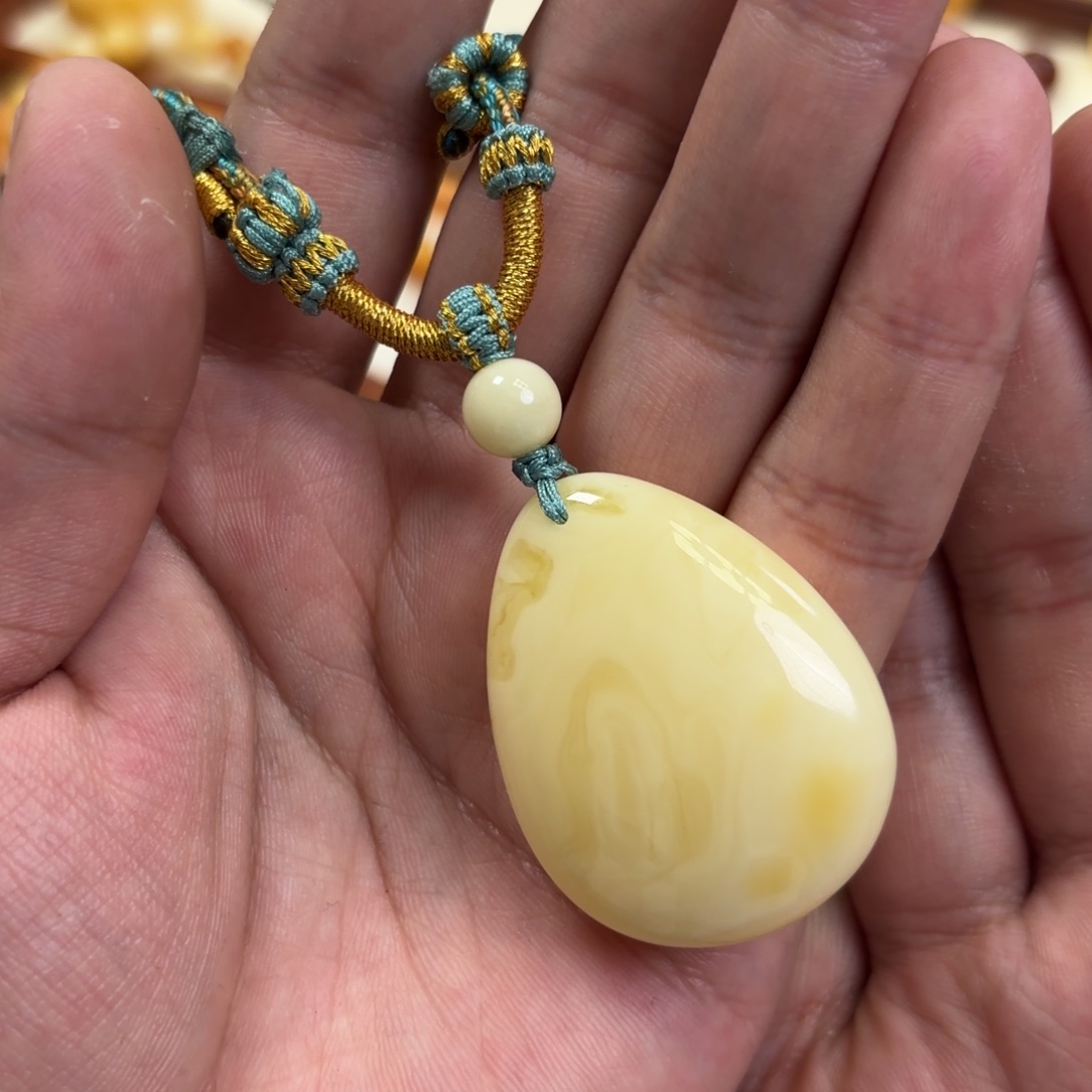 蜜蜡裸石未镶嵌水滴