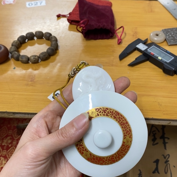 瓷片哈中古工艺品一件