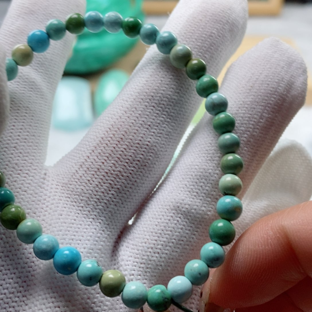 绿松石颈饰未镶嵌