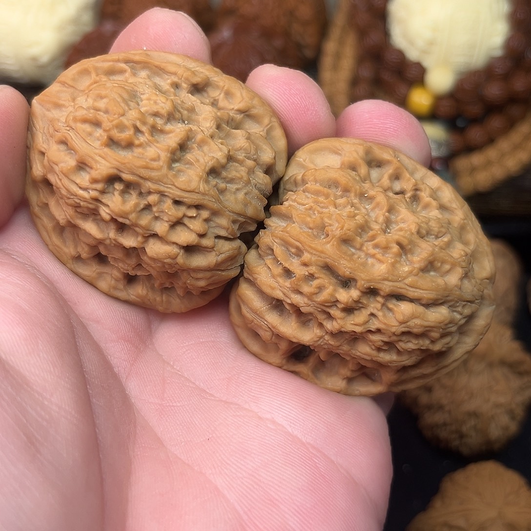 文玩核桃把件南疆石妖娆款43尺