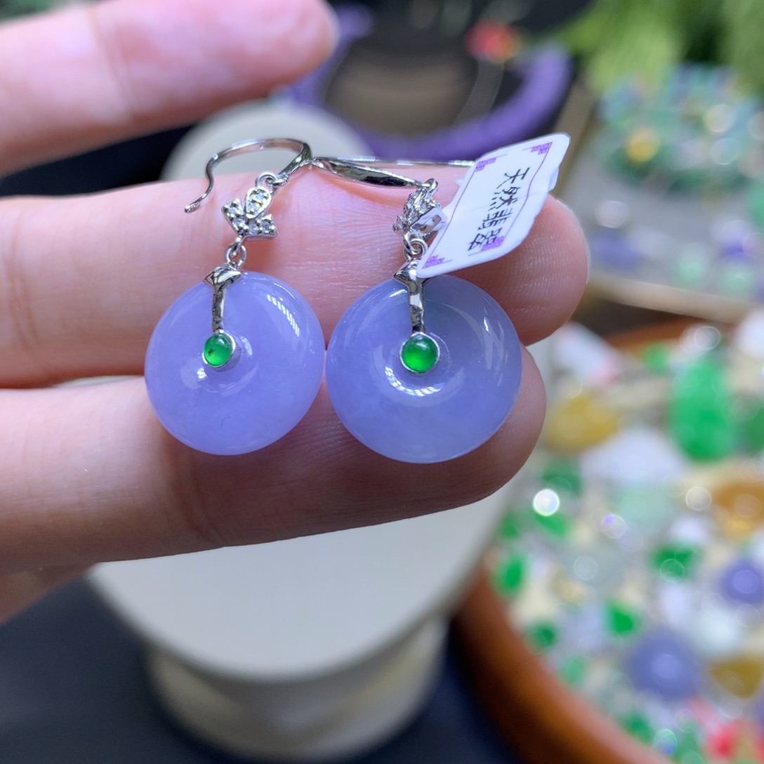 颈饰18K金镶嵌翡翠