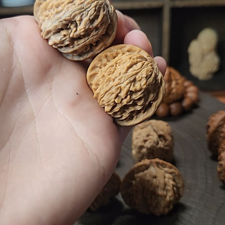 凌***泽文玩核桃吊坠磨盘